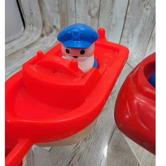 Vintage Fisher Price Little People Caes, Boat & 3 little people Lot - Picture 4 of 8